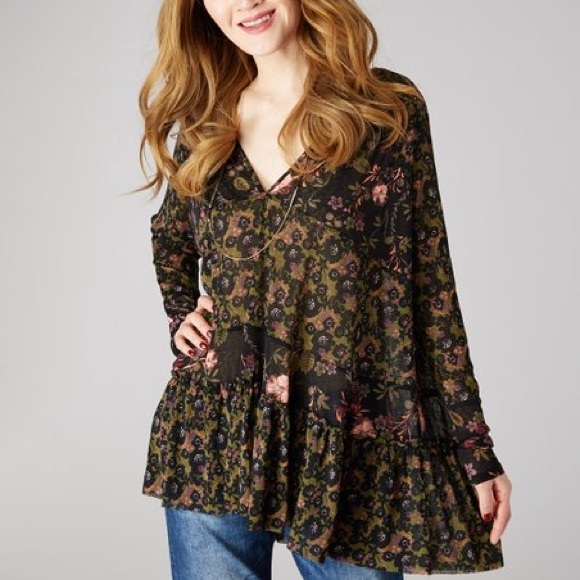 Free People Tops - Free People ruffle tier floral long sleeve shirt